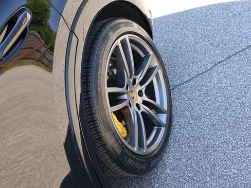 Certified 2023 Porsche Cayenne GTS AWD/4WD image 38