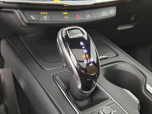 Used 2021 Cadillac XT4 Premium Luxury FWD image 30