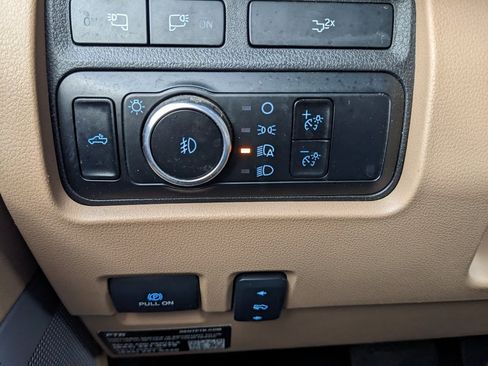 Used 2023 Ford F250 Lariat w/ Chrome Package image 57