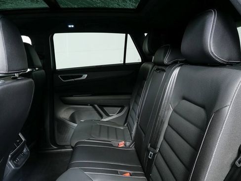 Certified 2025 Volkswagen Atlas Cross Sport SEL image 19