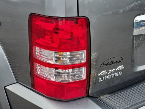 Used 2012 Jeep Liberty Limited Jet AWD/4WD image 32