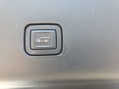 Certified 2023 Chevrolet Traverse LT w/ LPO, Floor Liner Package AWD/4WD image 14