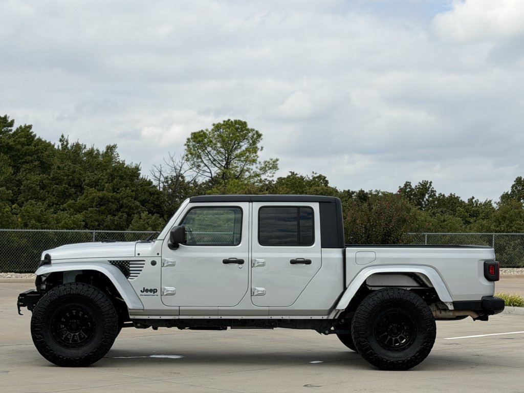 Used 2023 Jeep Gladiator Sport AWD/4WD image 3