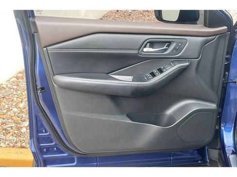 Used 2023 Nissan Rogue SL w/ SL Premium Package FWD image 11