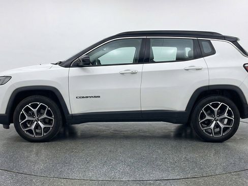 Used 2025 Jeep Compass Limited image 5