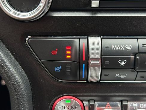 Used 2022 Ford Mustang Premium RWD image 29