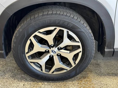Used 2023 Subaru Forester Premium AWD/4WD image 26