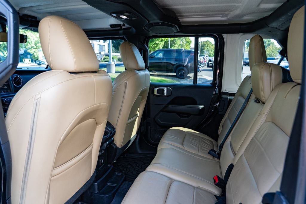 Used 2018 Jeep Wrangler Unlimited Sahara w/ Uconnect 4C Nav & Sound Group AWD/4WD image 24