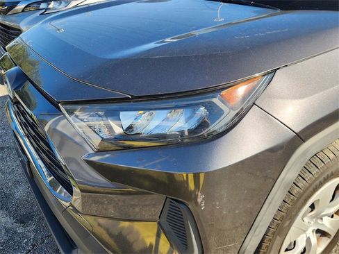 Used 2019 Toyota RAV4 LE image 5