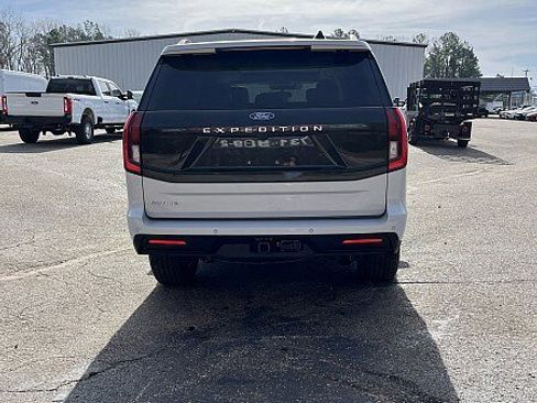 Used 2025 Ford Expedition Active image 6