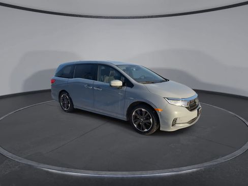 Used 2023 Honda Odyssey Elite image 2