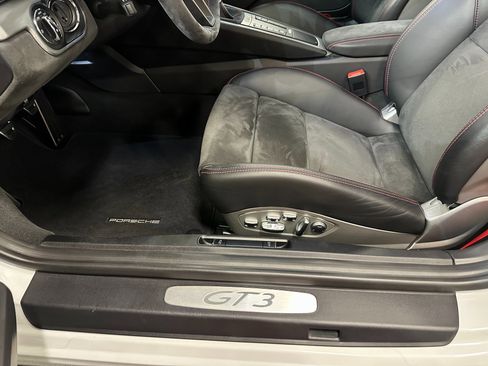Used 2018 Porsche 911 GT3 image 48