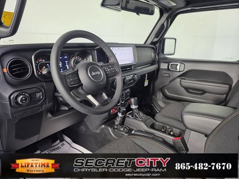 New 2025 Jeep Gladiator Mojave image 11