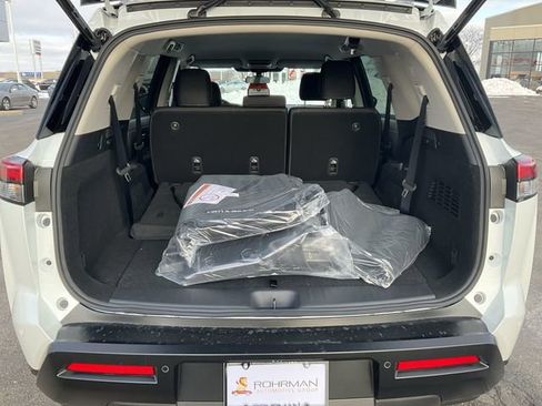 New 2026 Nissan Pathfinder SV image 31