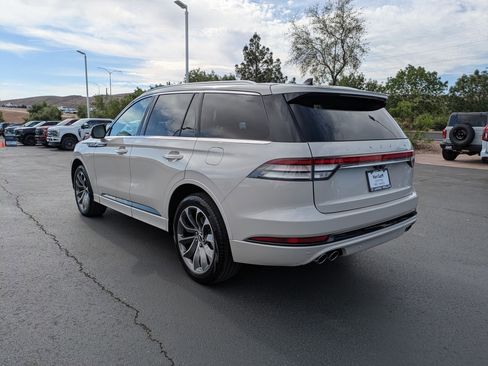Used 2023 Lincoln Aviator Grand Touring image 5