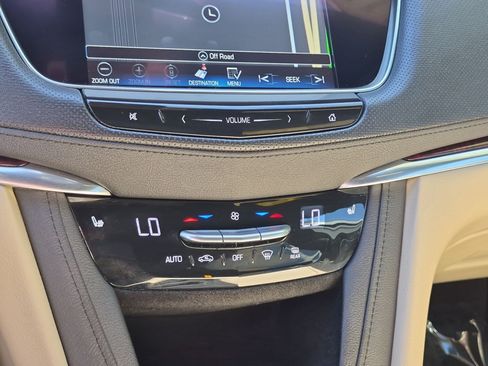 Used 2017 Cadillac XT5 Luxury w/ Driver Awareness Package AWD/4WD image 22