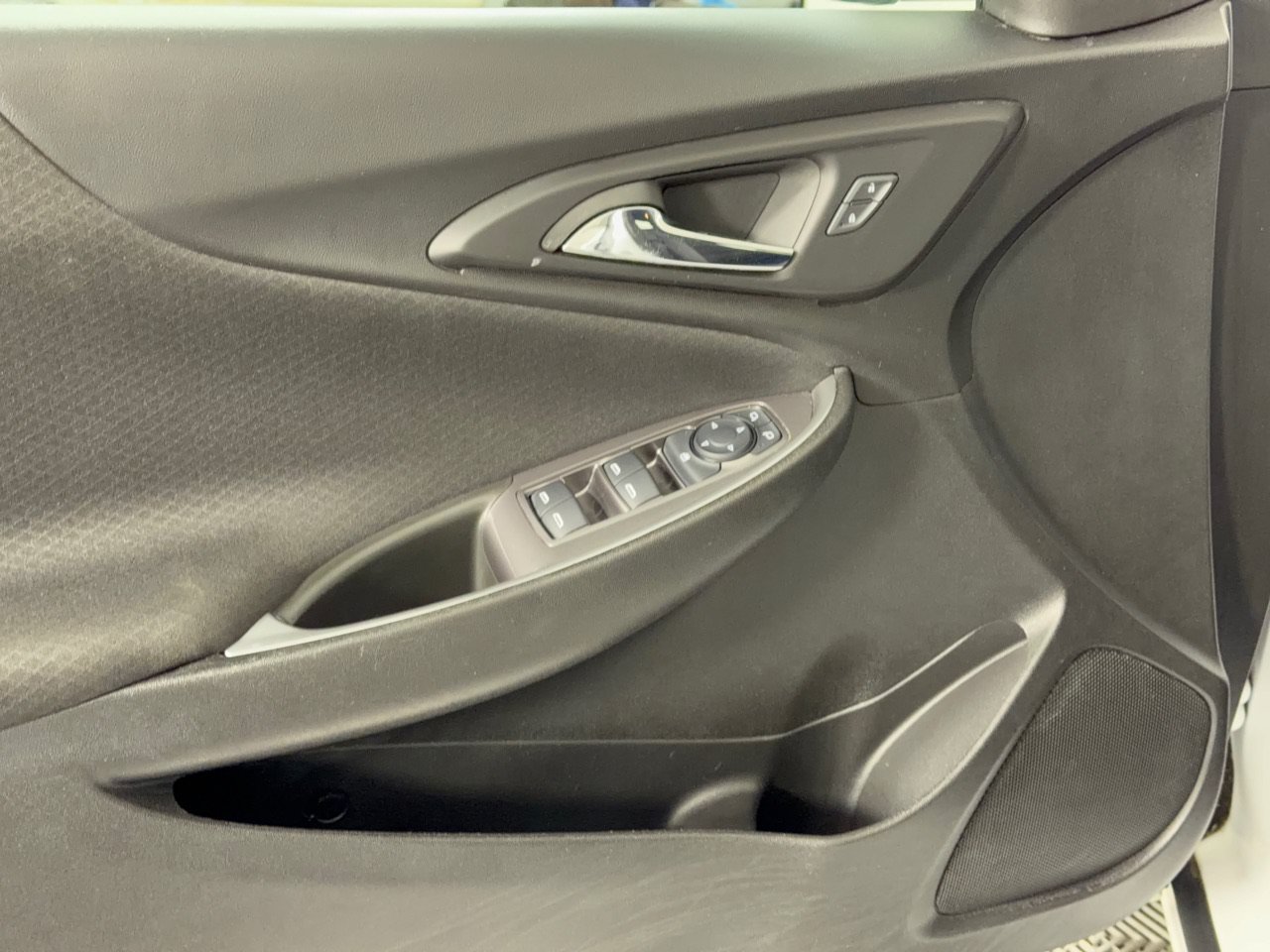 Used 2023 Chevrolet Malibu LS w/ Driver Confidence Package FWD image 16