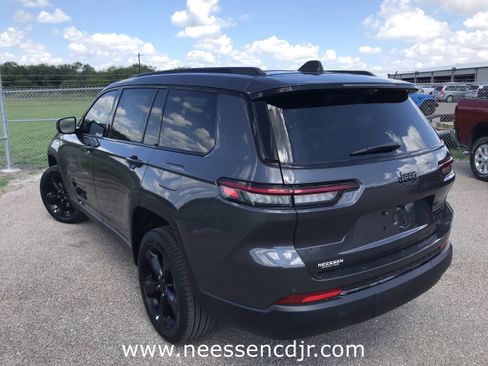 New 2025 Jeep Grand Cherokee L Limited w/ Luxury Tech Group II image 6