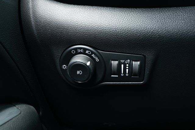 New 2026 Jeep Compass Latitude AWD/4WD image 15
