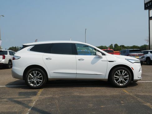 Used 2023 Buick Enclave Premium w/ Experience Buick Package AWD/4WD image 8