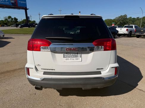 Used 2017 GMC Terrain SLE w/ Convenience Package AWD/4WD image 4