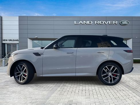 Used 2023 Land Rover Range Rover Sport SE Dynamic image 2