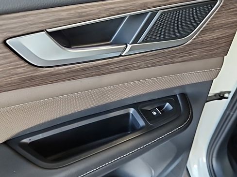 New 2026 Volkswagen Atlas SEL image 23