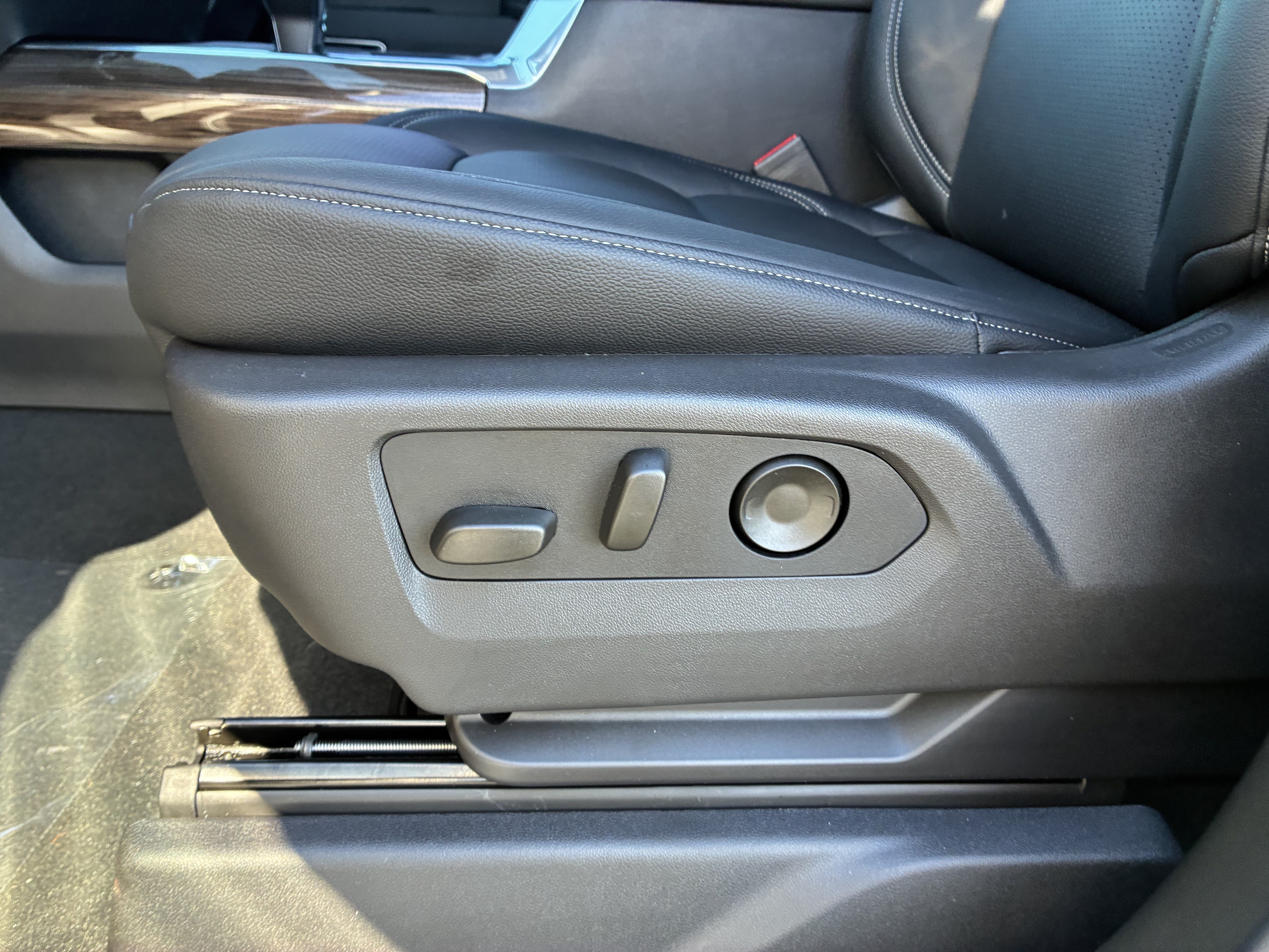New 2026 Chevrolet Silverado 1500 RST w/ Convenience Package II AWD/4WD image 26