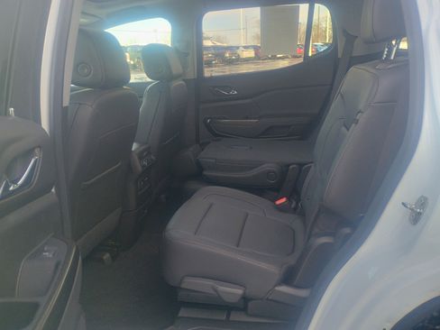 Used 2023 GMC Acadia SLT w/ Elevation Edition image 23