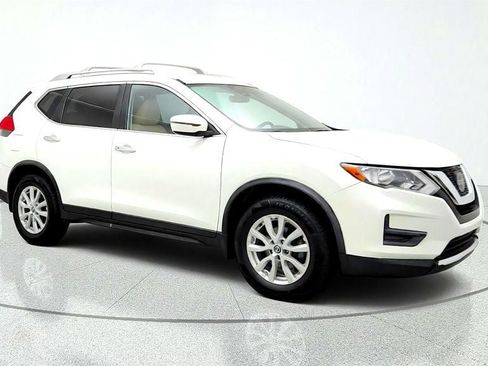 Used 2019 Nissan Rogue SV FWD image 3
