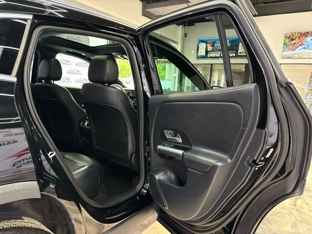Used 2023 Mercedes-Benz GLA 250 4MATIC w/ Premium Package image 39