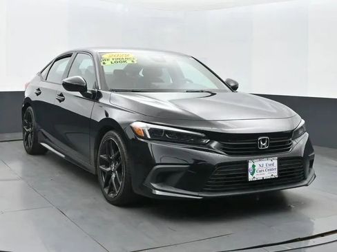 Used 2022 Honda Civic Sport image 2