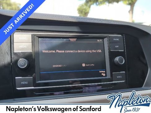 Used 2024 Volkswagen Jetta SE w/ Panoramic Sunroof Package FWD image 12