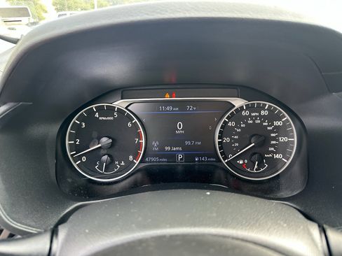 Used 2024 Nissan Altima 2.5 SV image 16