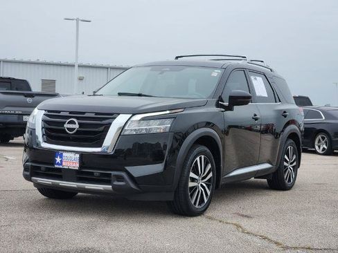 Certified 2024 Nissan Pathfinder Platinum w/ Cargo Package FWD image 2