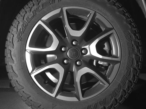 Used 2025 Jeep Compass Trailhawk image 13