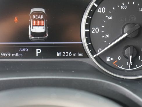 Used 2023 Nissan Rogue S AWD/4WD image 19