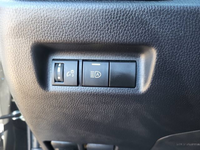 Used 2025 Toyota RAV4 LE AWD/4WD image 21