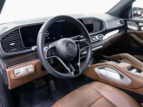 Certified 2026 Mercedes-Benz GLS 450 4MATIC image 9