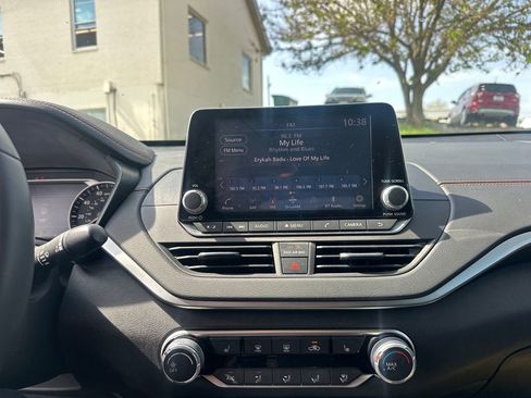 Used 2021 Nissan Altima 2.5 SR w/ SR Premium Package FWD image 46