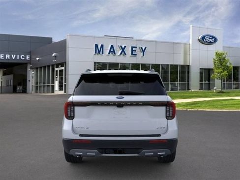 Used 2026 Ford Explorer Active w/ Active Comfort Package AWD/4WD image 5