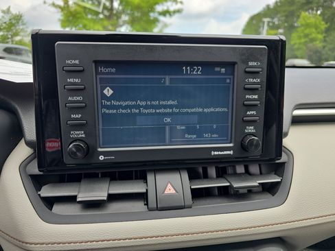 Used 2020 Toyota RAV4 XLE w/ Convenience Package FWD image 23