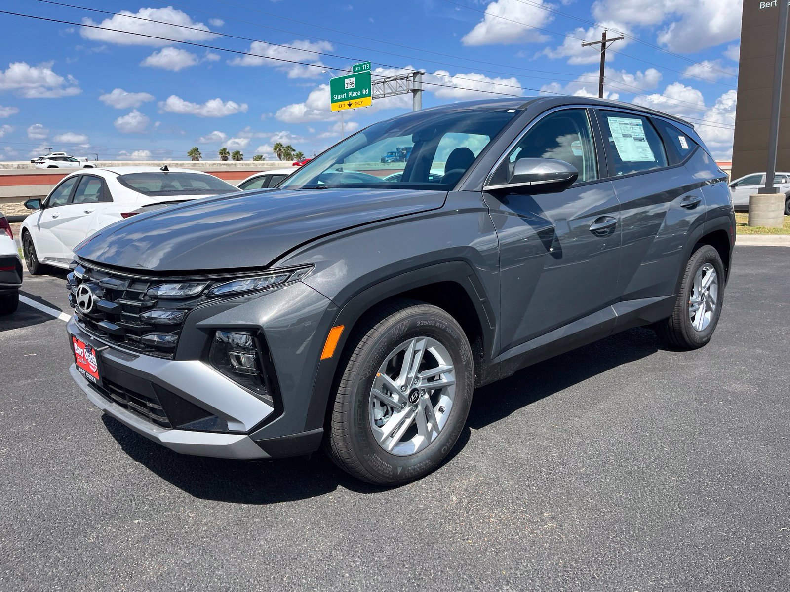 New 2026 Hyundai Tucson SE FWD image 3
