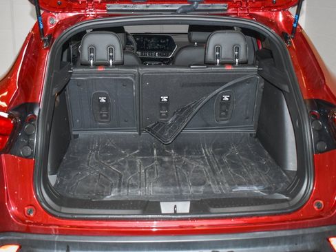 Used 2025 Chevrolet Trax RS image 25