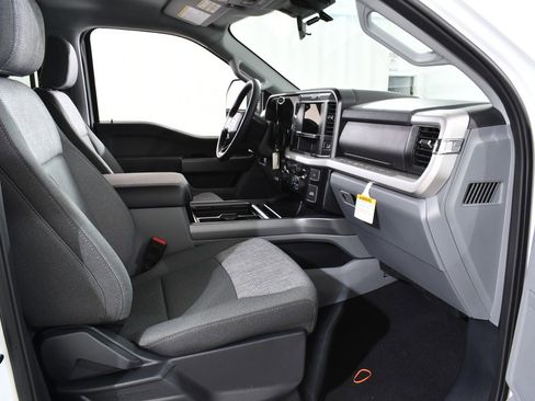 New 2026 Ford F350 XLT w/ FX4 Off-Road Package image 10