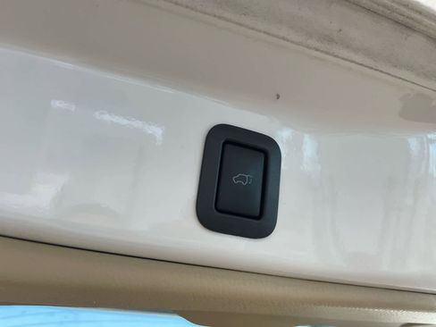 Used 2017 Toyota Highlander Limited image 17