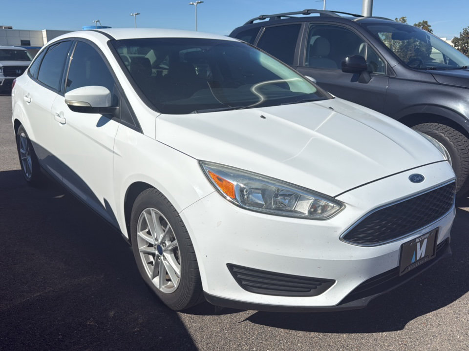 Used 2016 Ford Focus SE FWD image 1