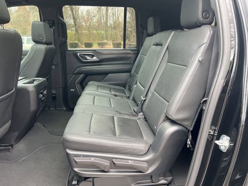 Used 2023 Chevrolet Suburban LT w/ LT Signature Package image 15