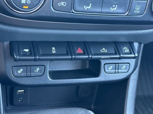 Used 2018 Chevrolet Colorado Z71 w/ Z71 Midnight Edition AWD/4WD image 30