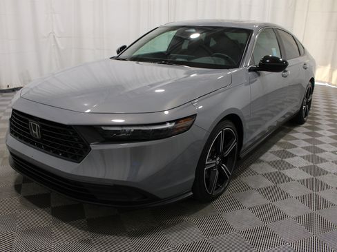 Used 2025 Honda Accord Sport image 32